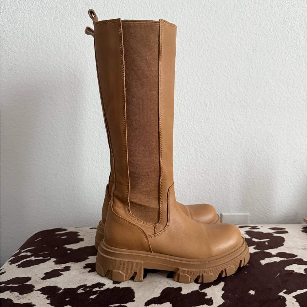 SOLD ON DEPOP Steve Madden Lug Sole Platform Boots - Picture 9 of 10